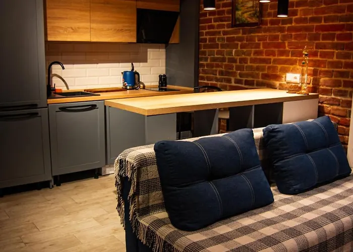 公寓 котляревського з садом 利沃夫