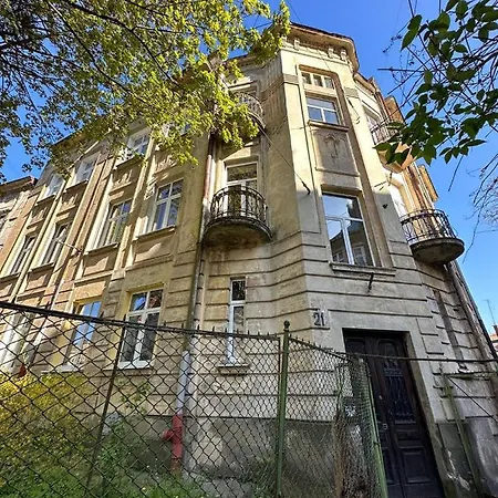 котляревського з садом Λβιβ