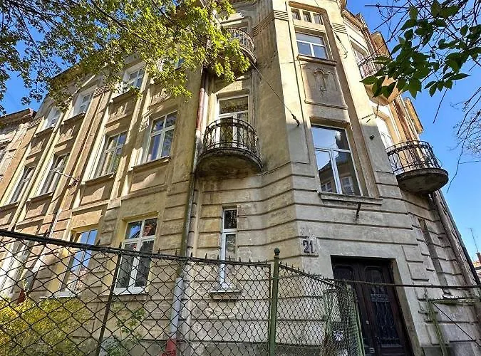 котляревського з садом Leópolis